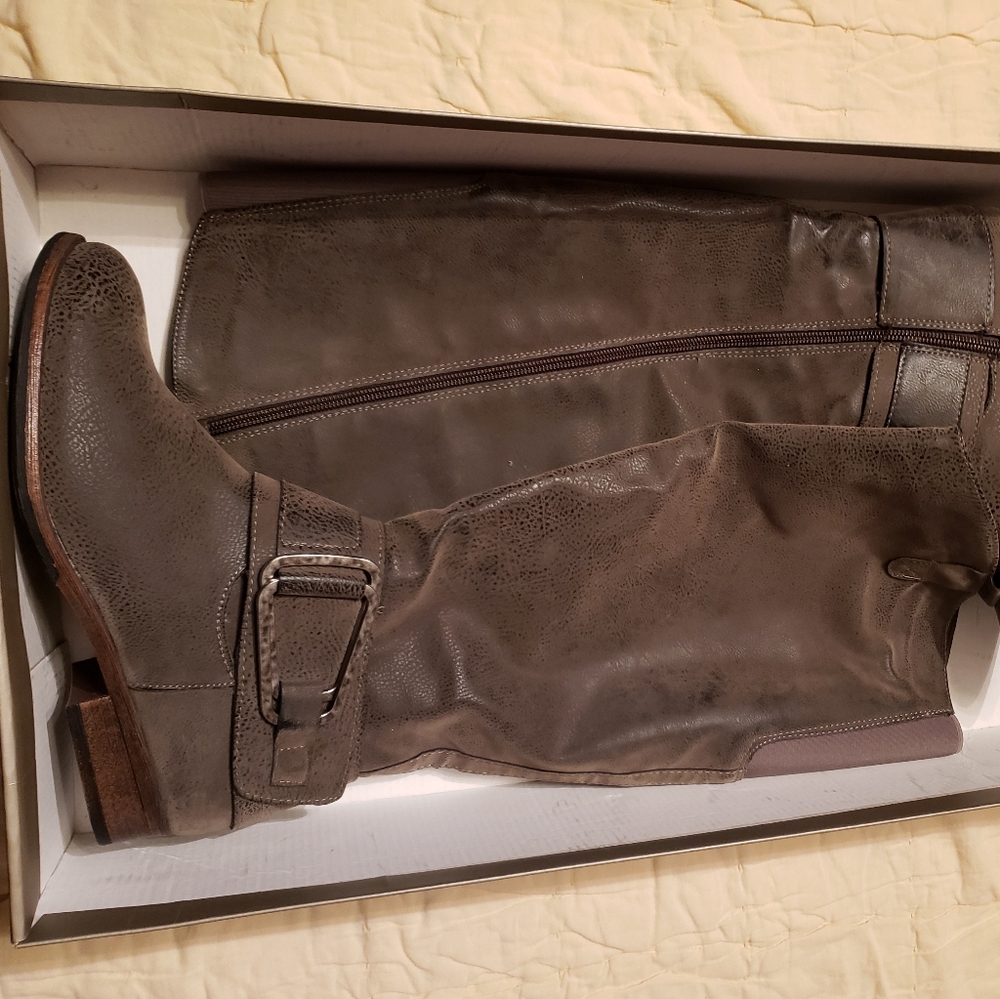 Grey Flat Boots